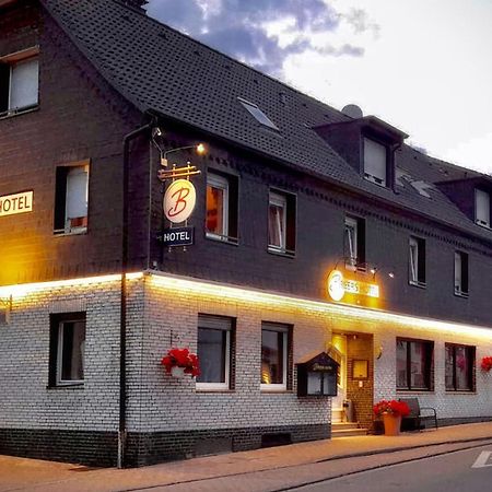 Breer S Hotel Шверте Екстериор снимка