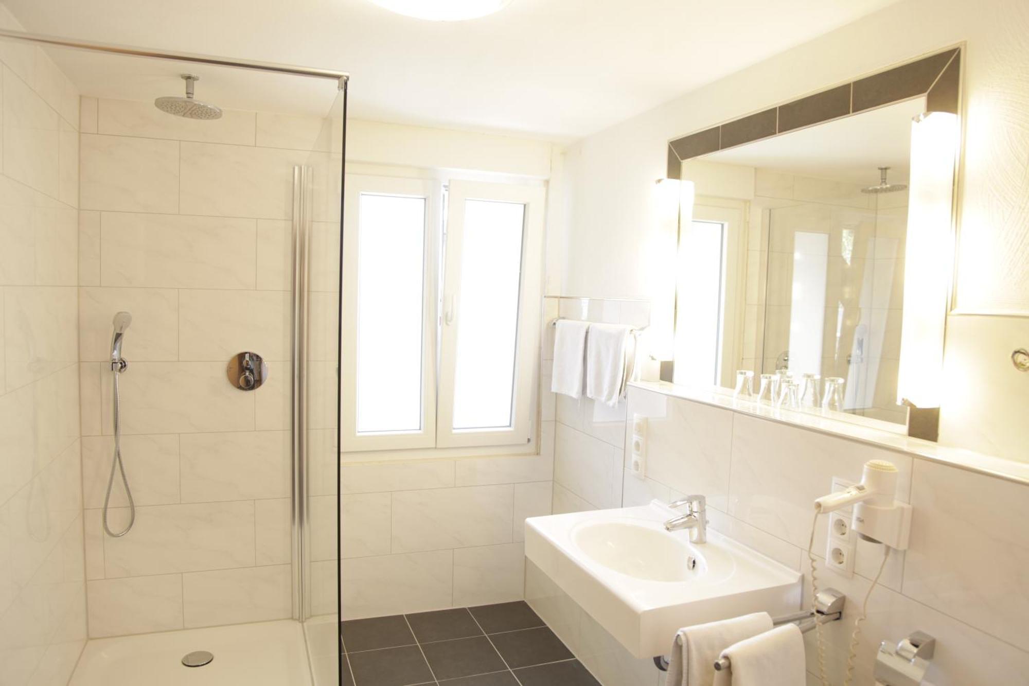 Breer S Hotel Шверте Екстериор снимка