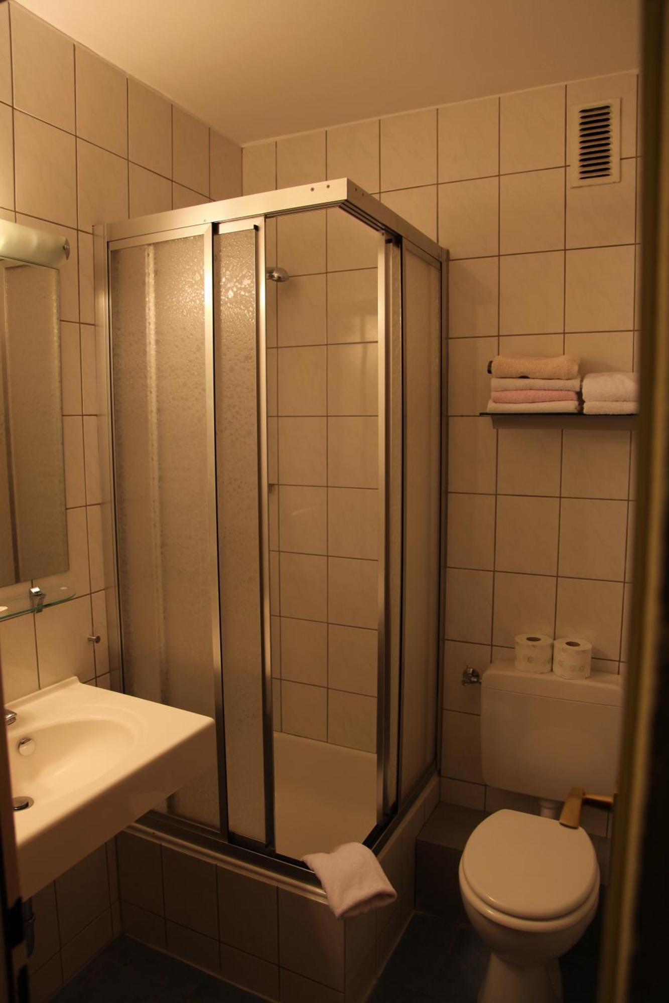 Breer S Hotel Шверте Екстериор снимка